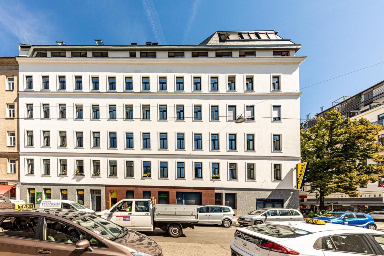 Ley Apartments Wina Bagian luar foto