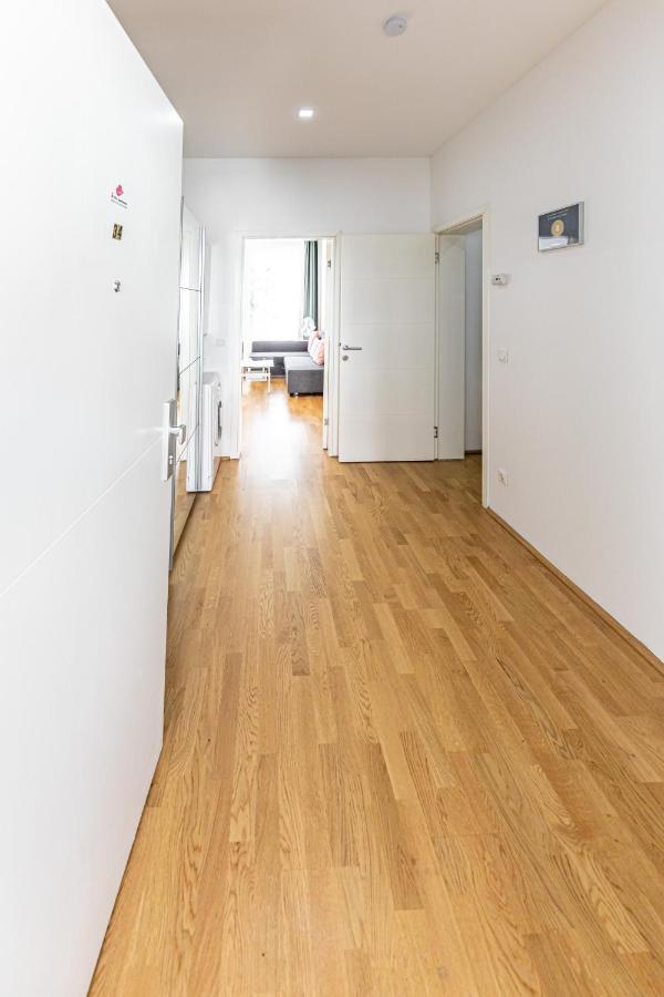 Ley Apartments Wina Bagian luar foto
