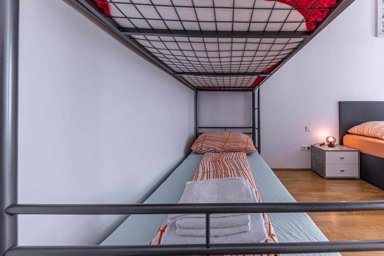 Ley Apartments Wina Bagian luar foto